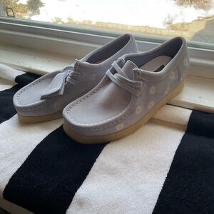 Clarks Light Gray Suede Loafers with Floral Design